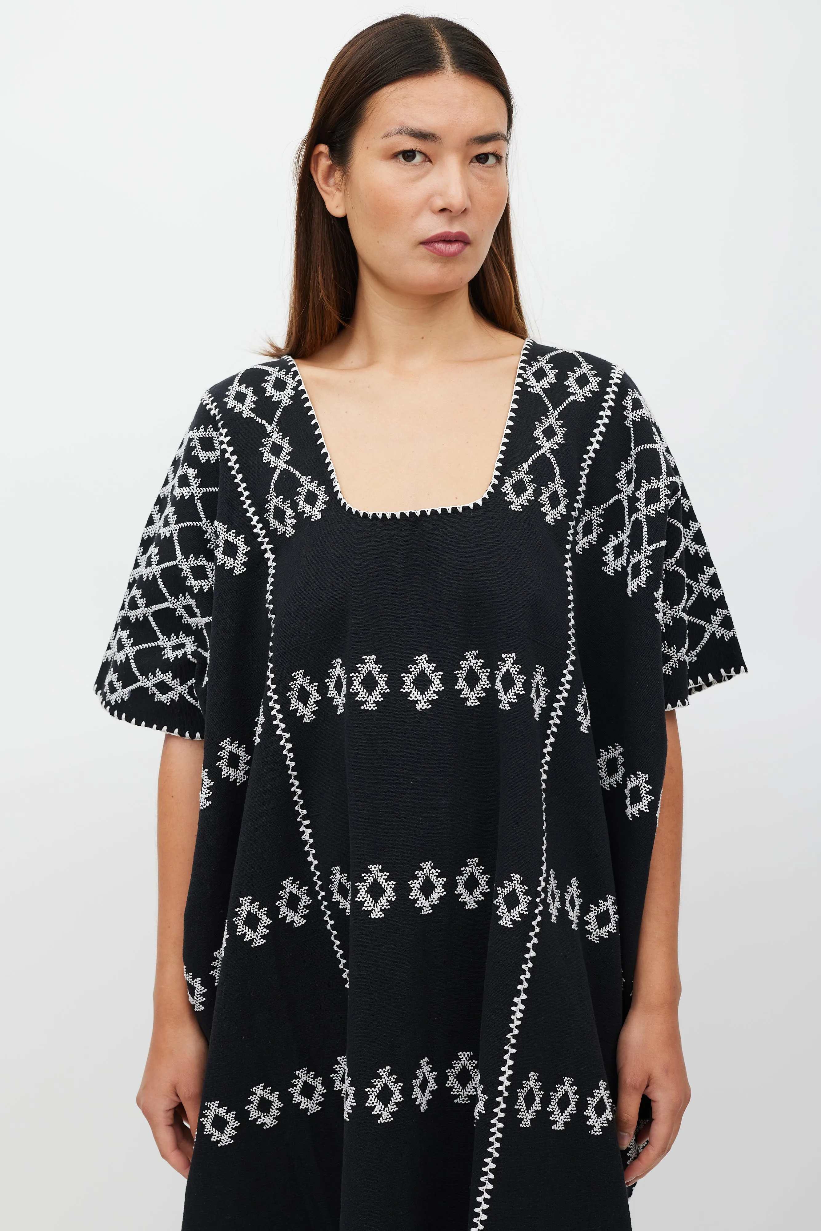Black & White Emboirdered No.60 Dress