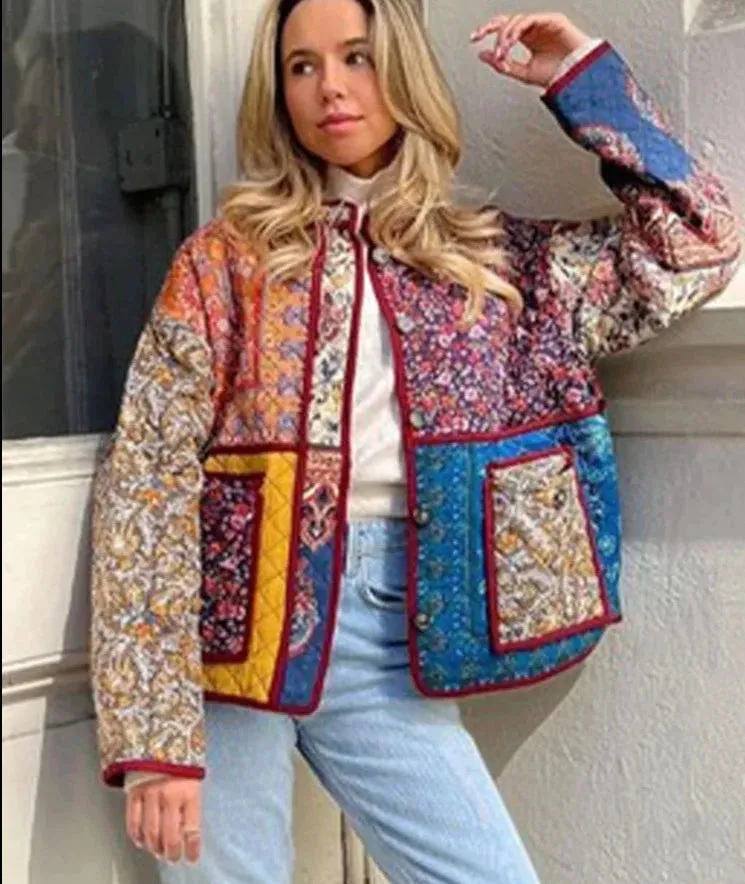 Ethno-Boho Damenjacke mit Blumenprint und Kontrasttaschen 2024