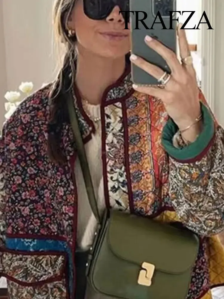 Ethno-Boho Damenjacke mit Blumenprint und Kontrasttaschen 2024