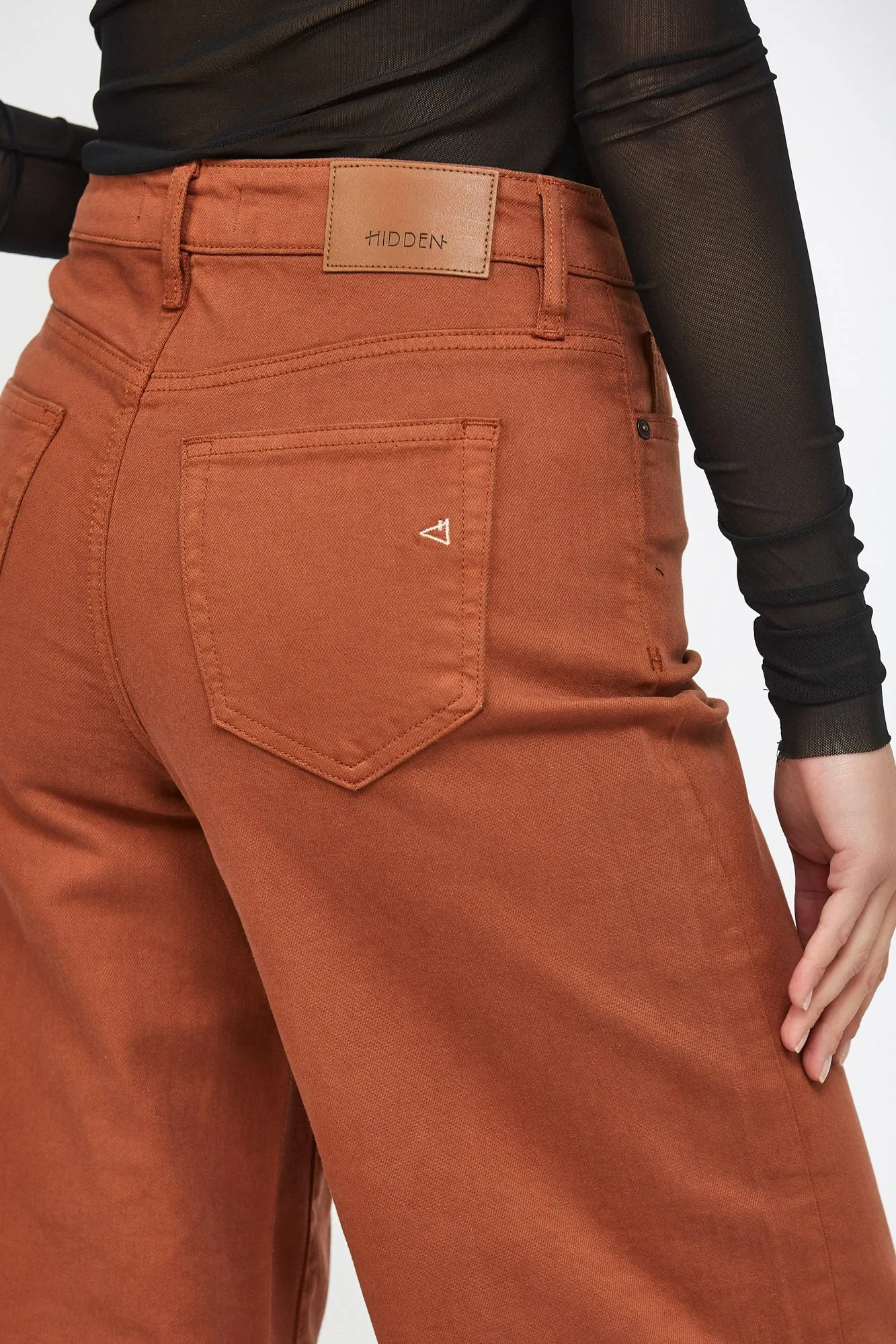 [NORI] Rust Colored Clean Stretch 28" Inseam Wideleg